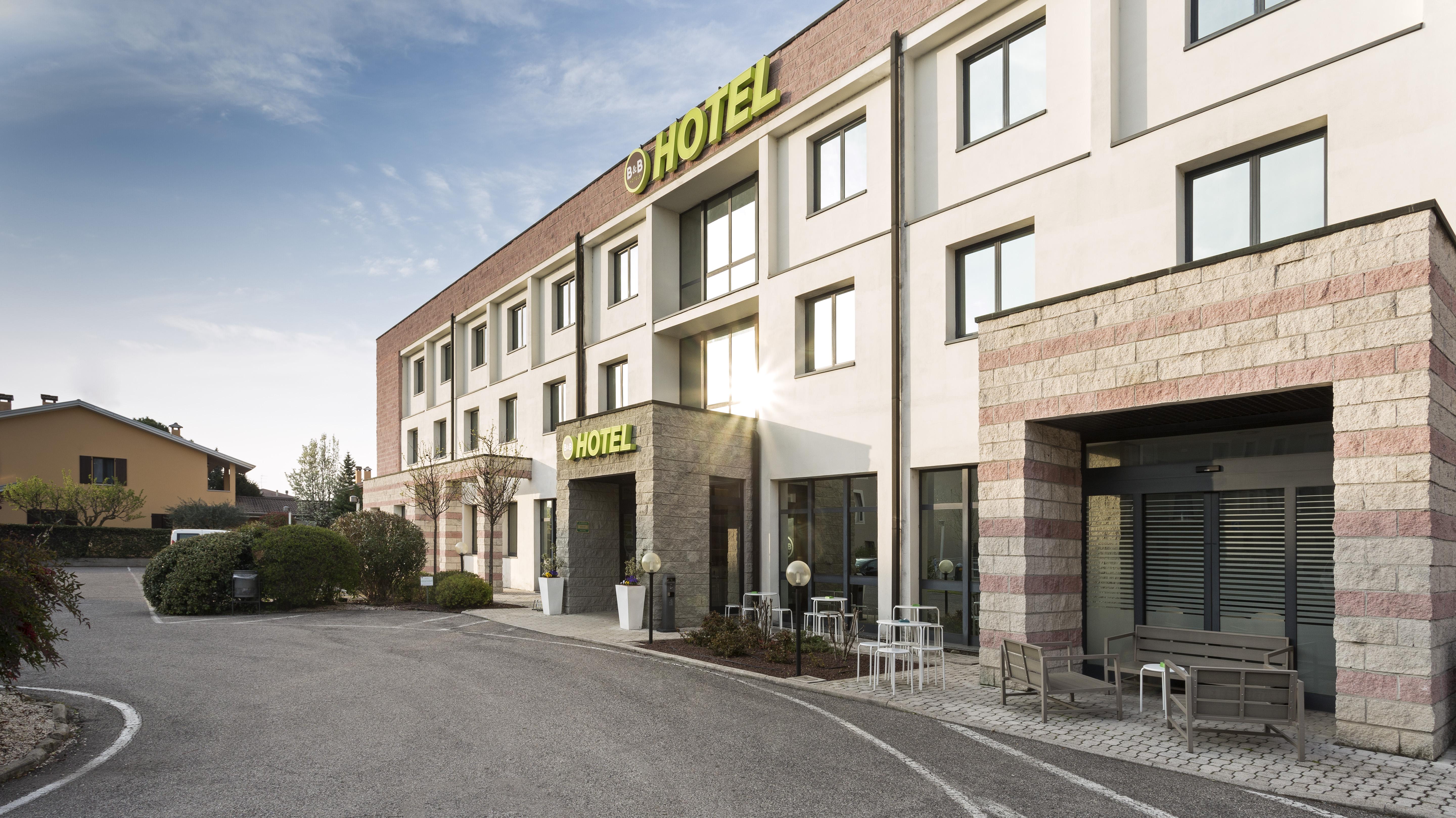 บีแอนด์บี โฮเต็ล มันโตวา Hotel San Giorgio di Mantova ภายนอก รูปภาพ