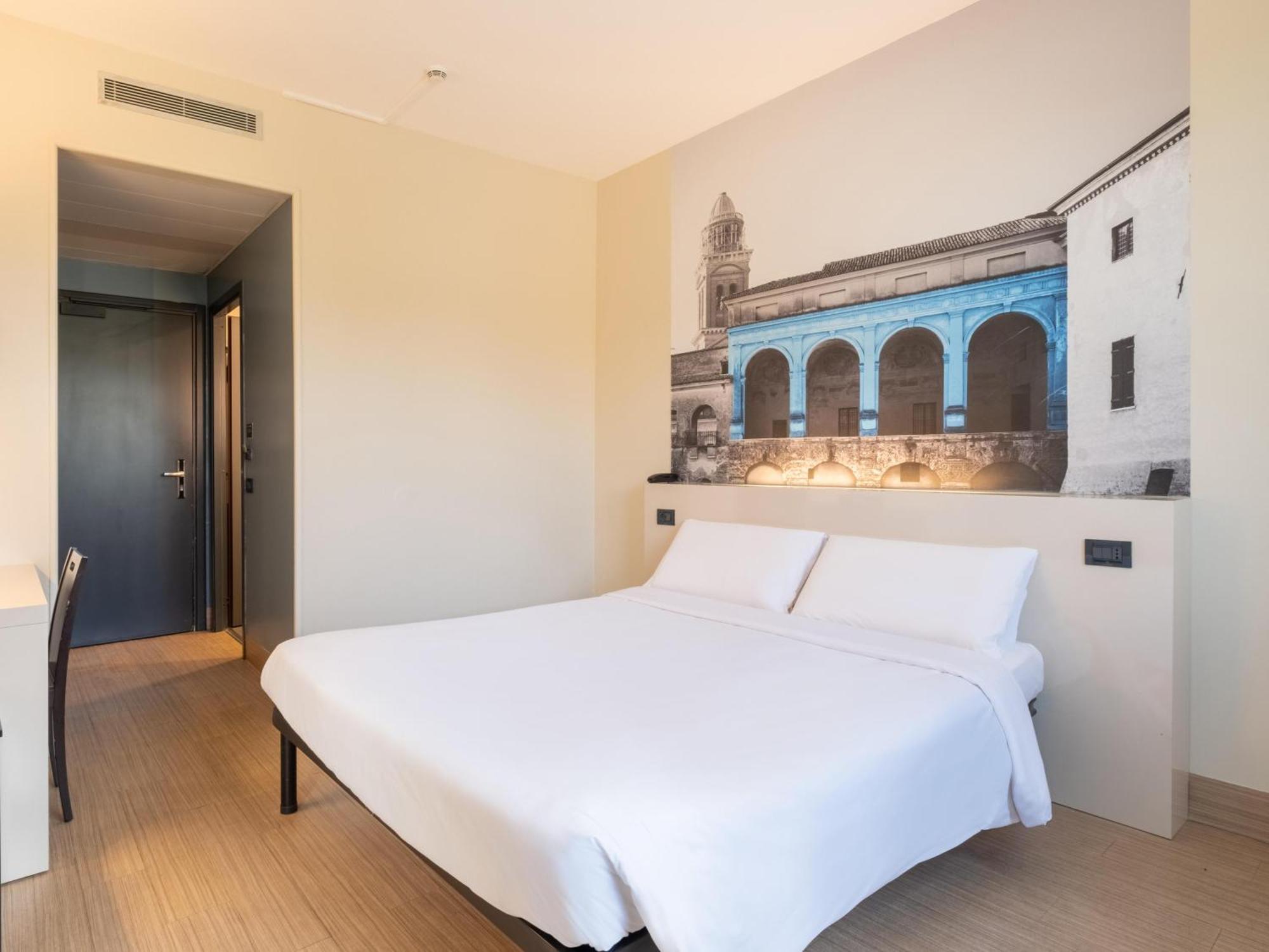 บีแอนด์บี โฮเต็ล มันโตวา Hotel San Giorgio di Mantova ภายนอก รูปภาพ