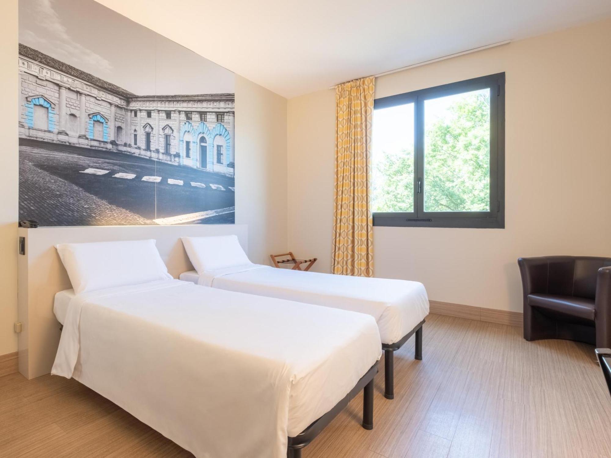 บีแอนด์บี โฮเต็ล มันโตวา Hotel San Giorgio di Mantova ภายนอก รูปภาพ