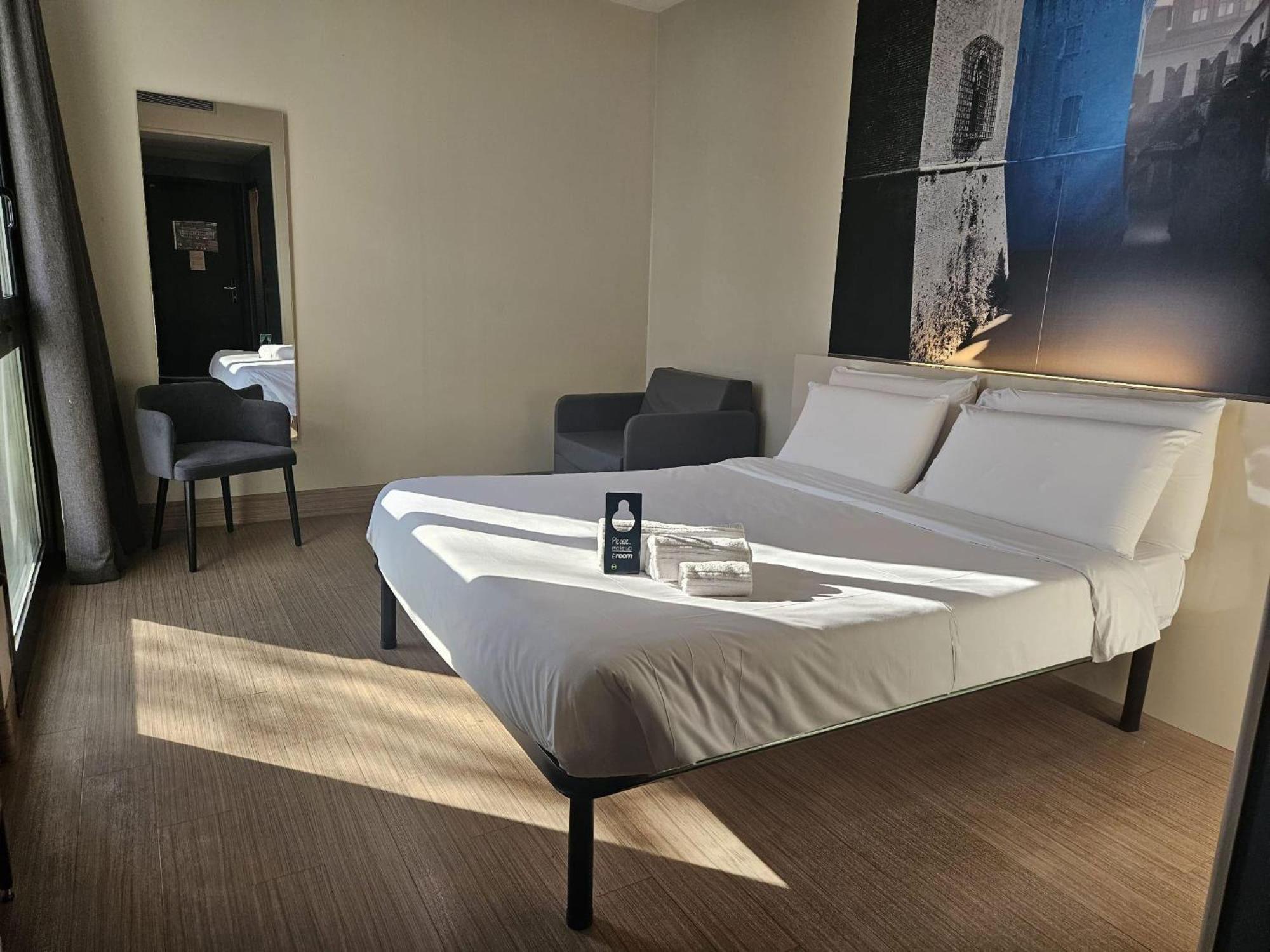 บีแอนด์บี โฮเต็ล มันโตวา Hotel San Giorgio di Mantova ภายนอก รูปภาพ