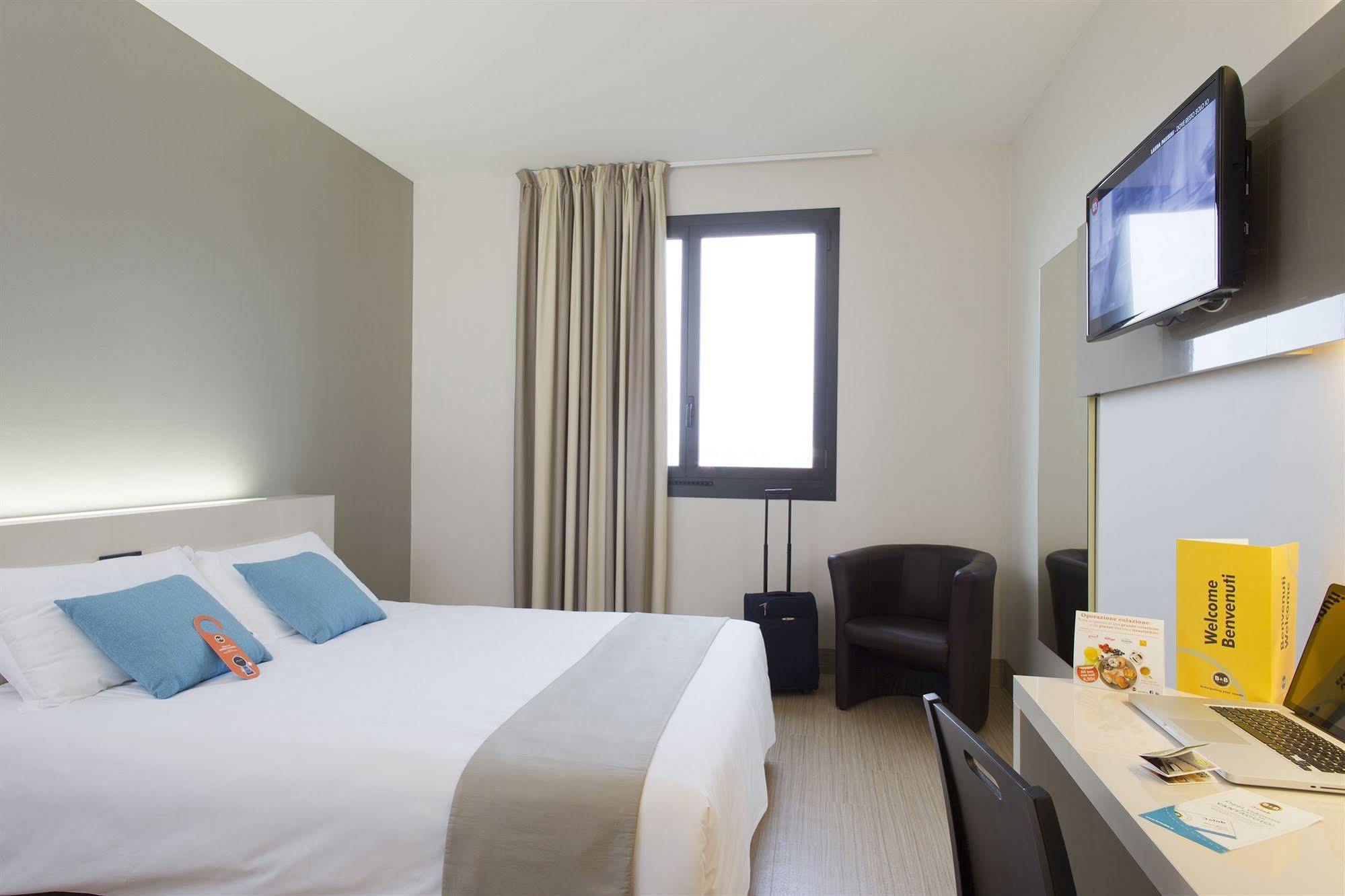 บีแอนด์บี โฮเต็ล มันโตวา Hotel San Giorgio di Mantova ภายนอก รูปภาพ