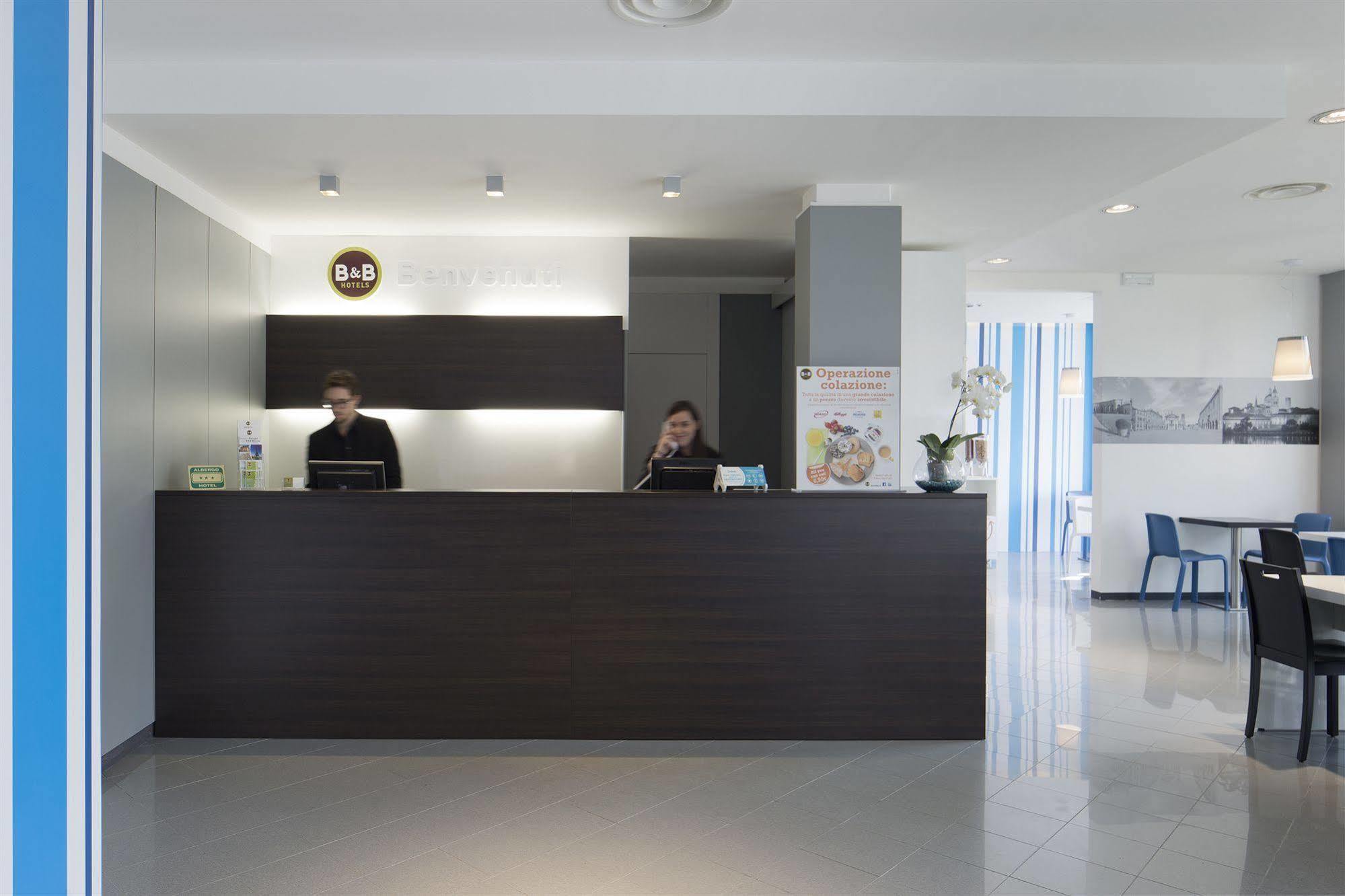 บีแอนด์บี โฮเต็ล มันโตวา Hotel San Giorgio di Mantova ภายนอก รูปภาพ