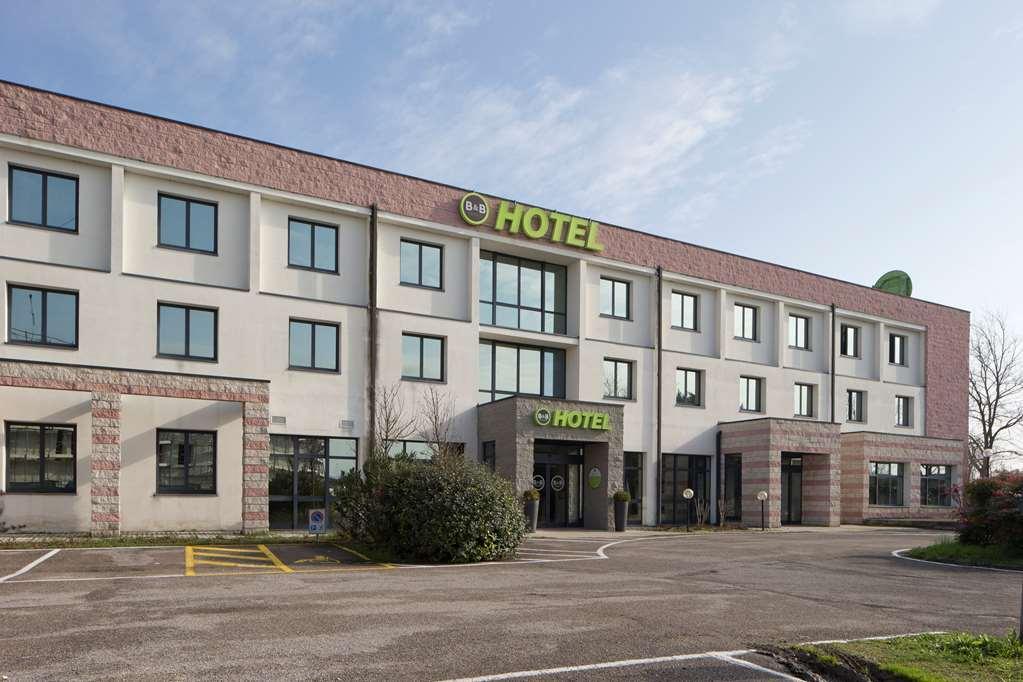 บีแอนด์บี โฮเต็ล มันโตวา Hotel San Giorgio di Mantova ภายนอก รูปภาพ